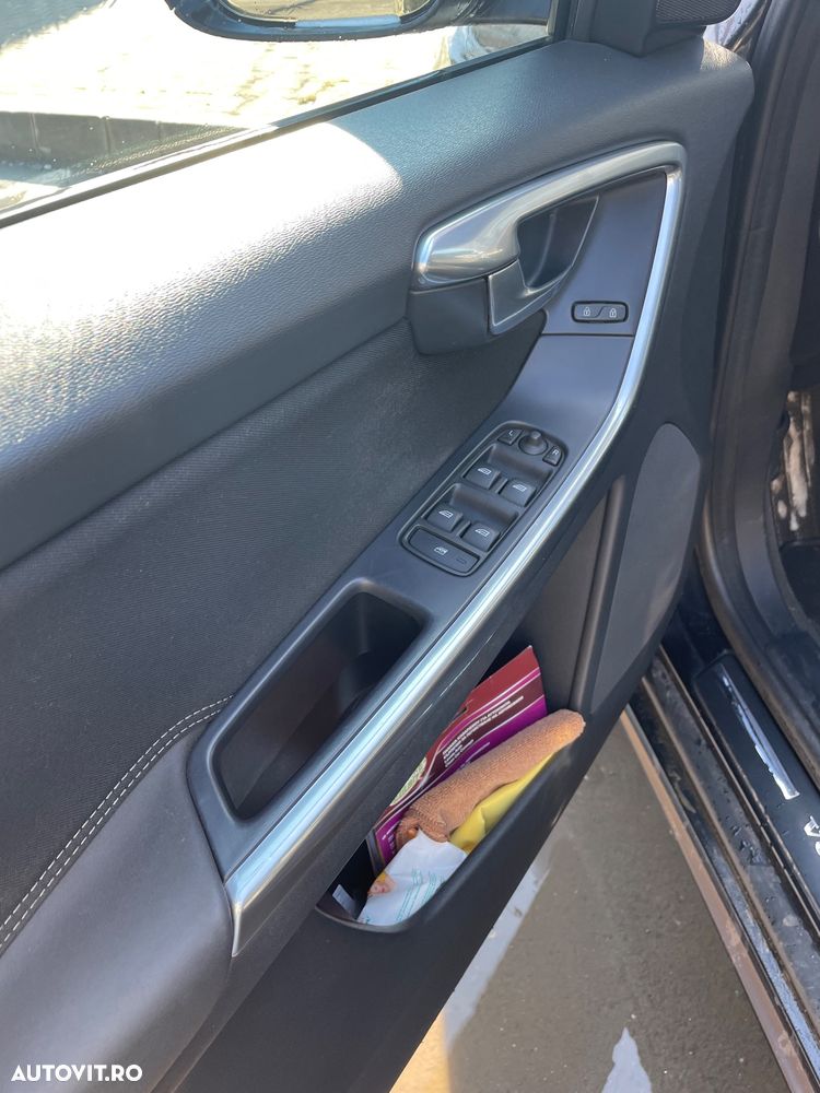 Volvo XC 60 D4 Momentum - 7