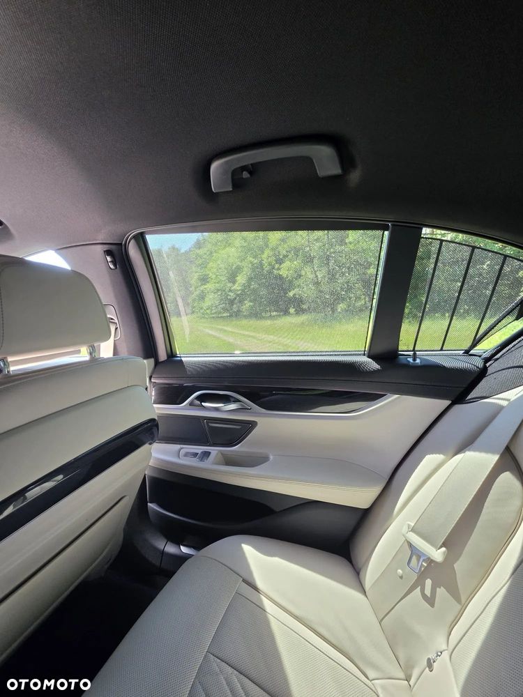 BMW Seria 7 750Ld xDrive sport - 15