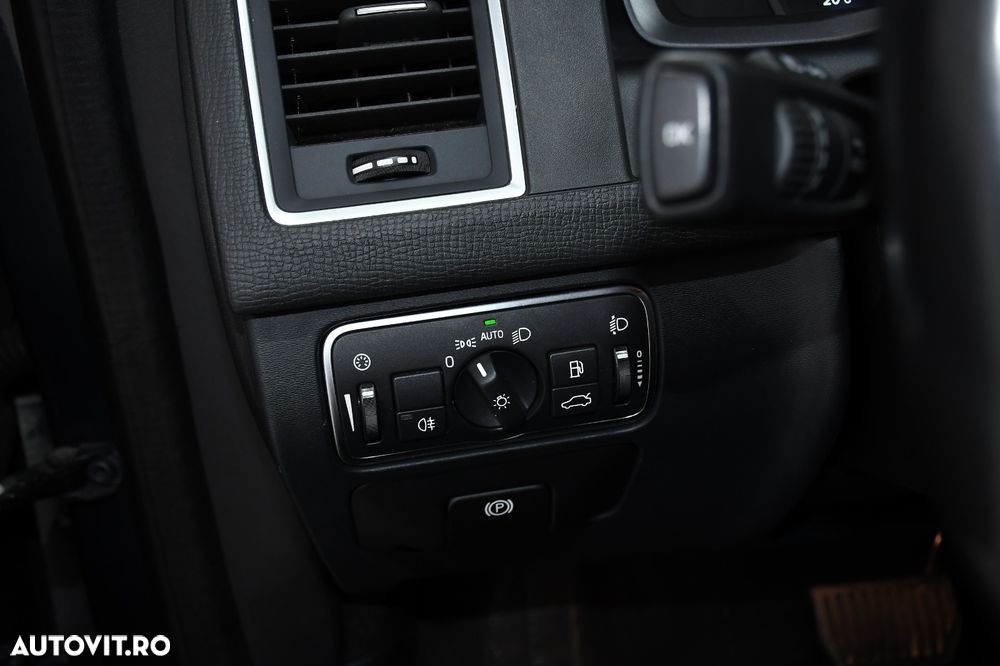 Volvo XC 60 - 24