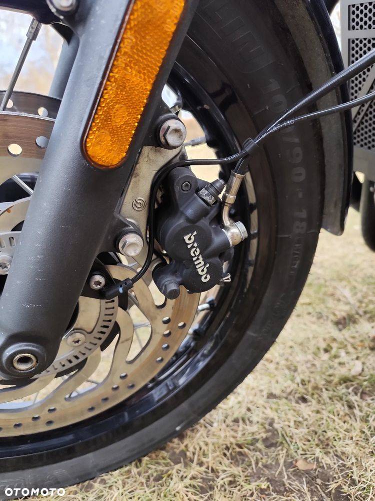 Triumph Bonneville - 7