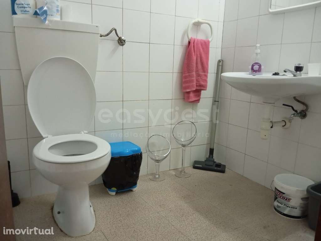 Loja de Rés do Chão e Cave no Centro da Cidade de Beja - Grande imagem: 3/13