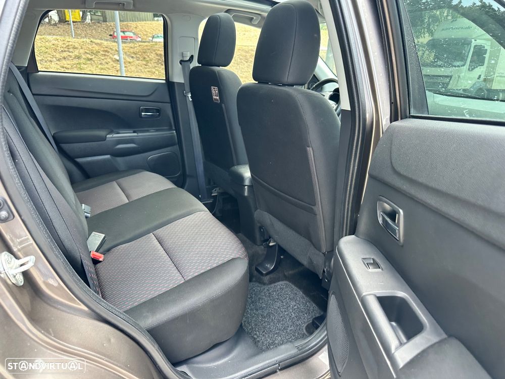 Mitsubishi ASX 1.6 MIVEC Intense - 34