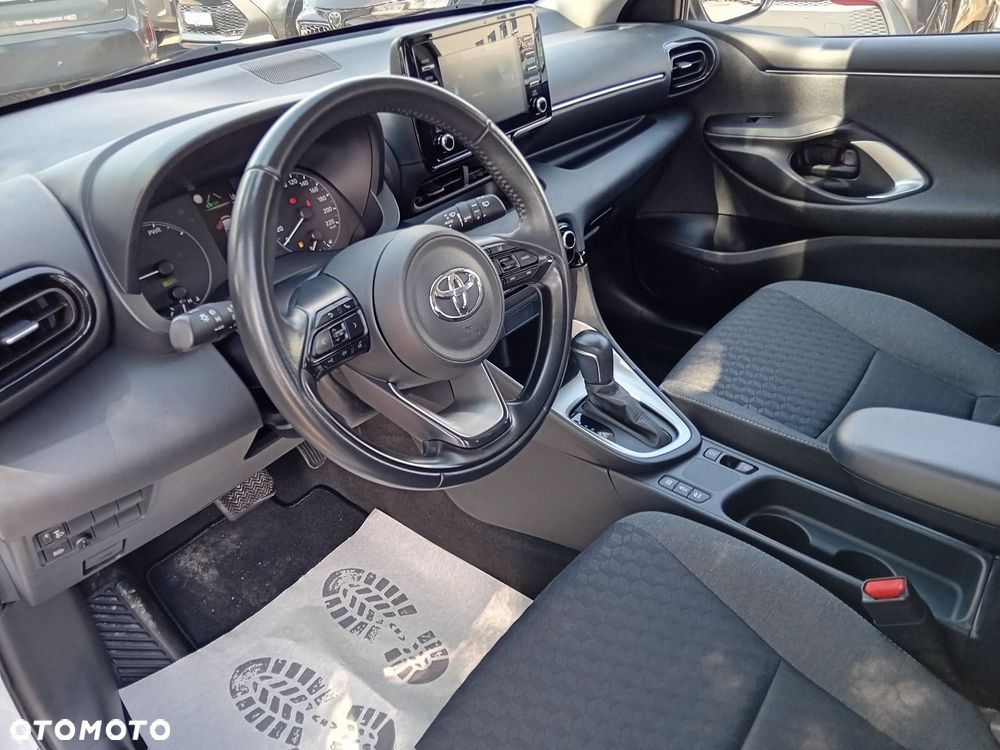 Toyota Yaris - 4
