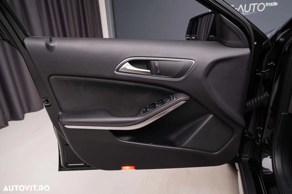 Mercedes-Benz GLA 200 7G-DCT AMG Line - 30
