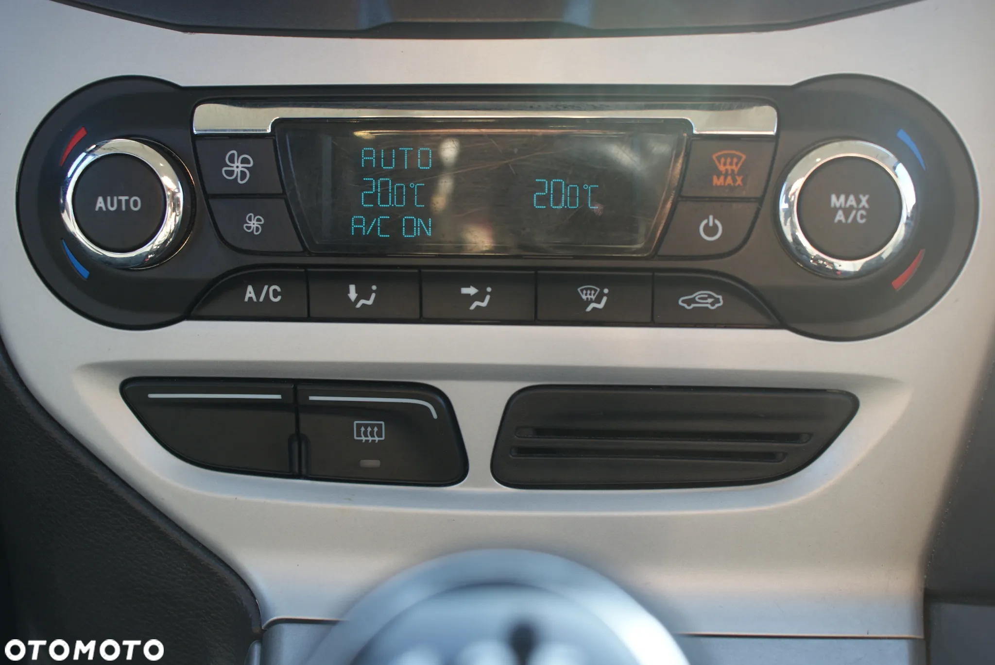 Ford Focus 1.6 Edition - 11
