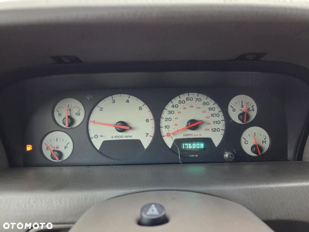Jeep Grand Cherokee 4.0 Laredo - 13