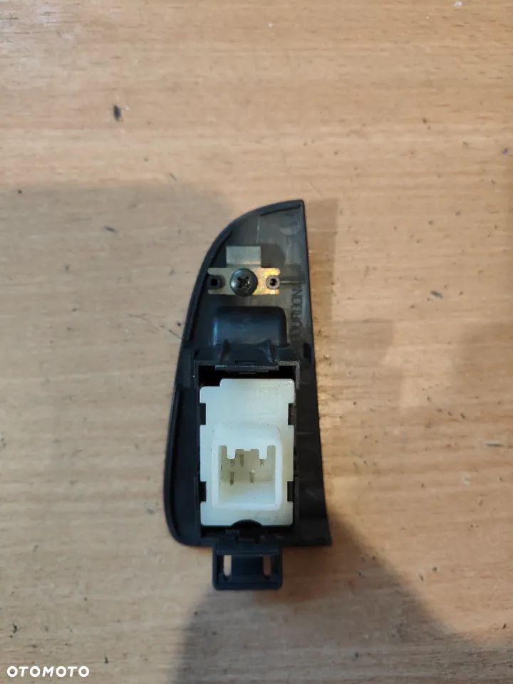Panel szyby lewy tył Toyota Avensis T25 7427205020 - 2