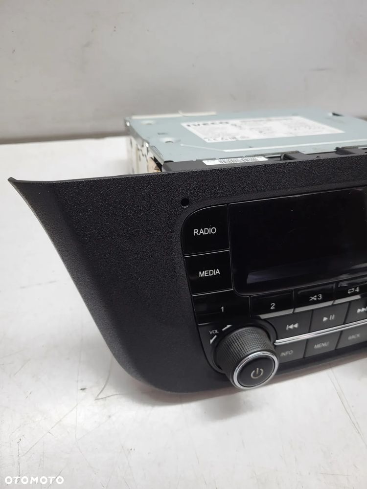 IVECO DAILY RADIOODTWARZACZ BLUETOOTH RADIO FABRYCZNE 5802385214 - 2