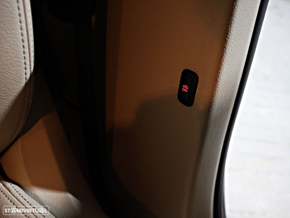 VW Sharan 2.0 TDI Highline DSG - 41