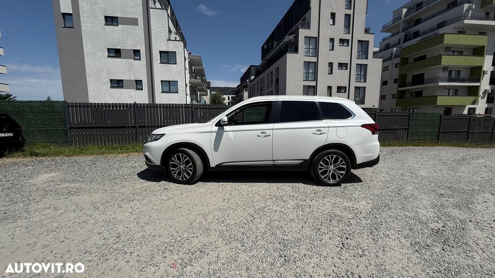 Mitsubishi Outlander - 8
