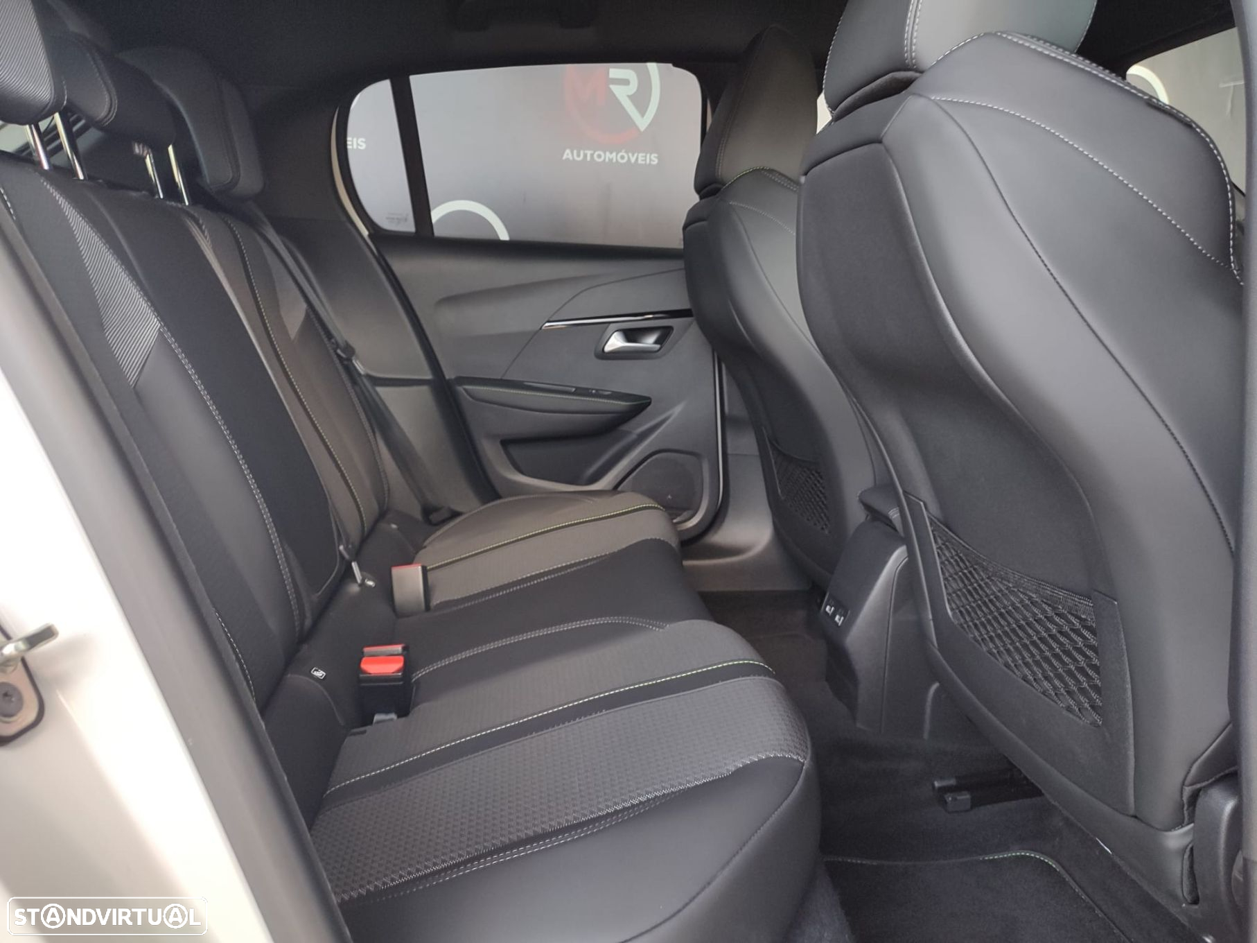 Peugeot e-208 50 kWh GT - 29