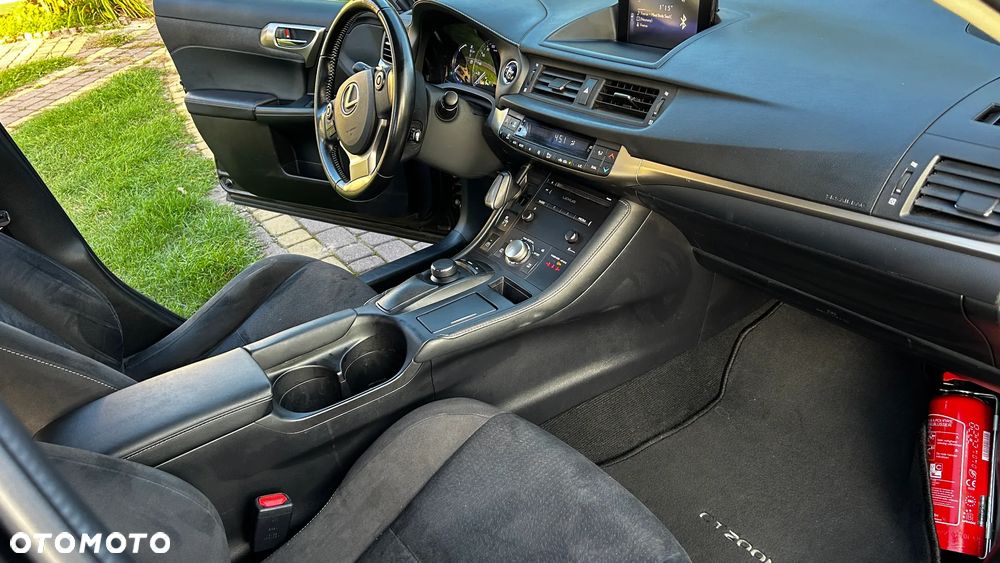 Lexus CT 200h - 19