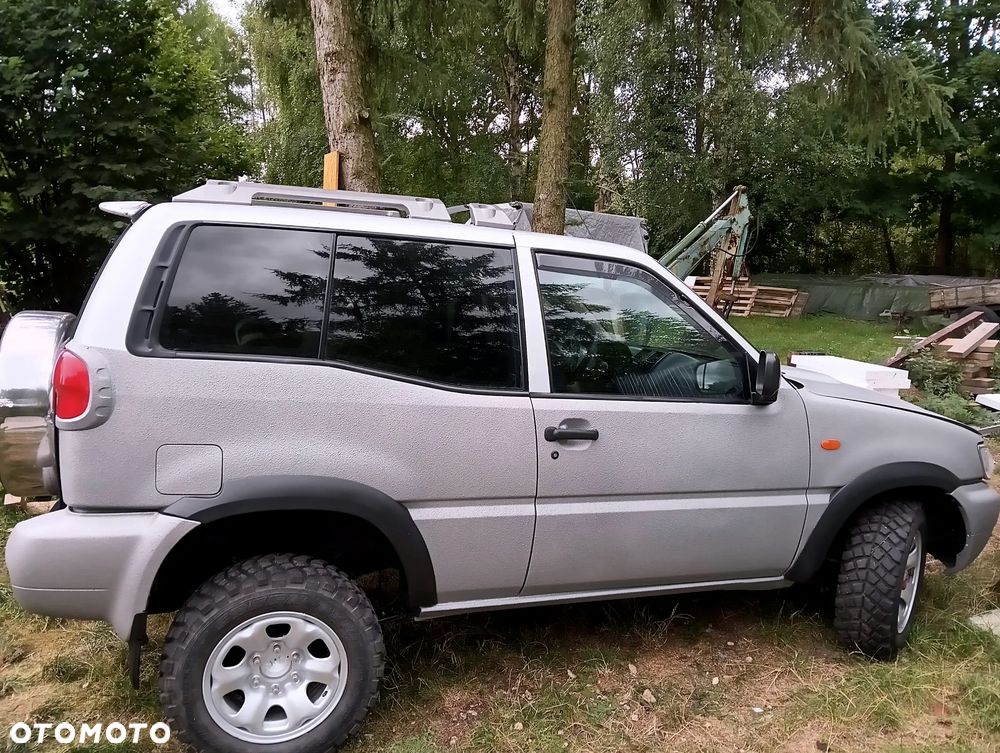 Nissan Terrano 2.7 TDi Sport - 9