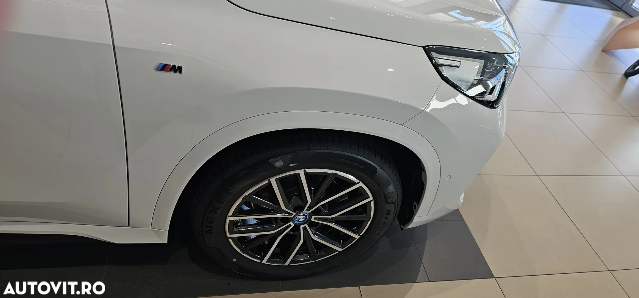 BMW iX1 eDrive20 M Sportpaket - 3