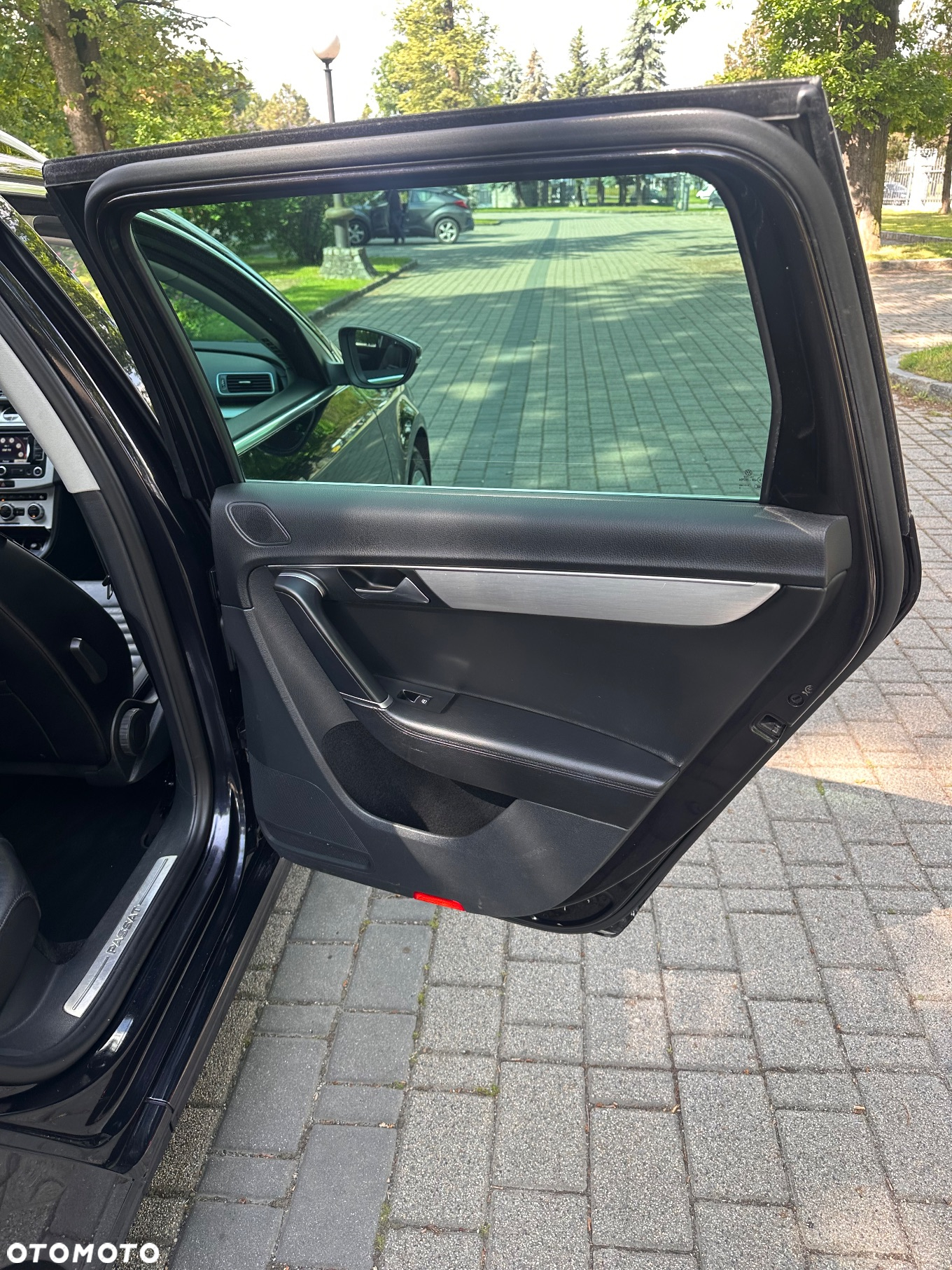 Volkswagen Passat Variant 2.0 TDI BlueMotion Technology R-Line - 18