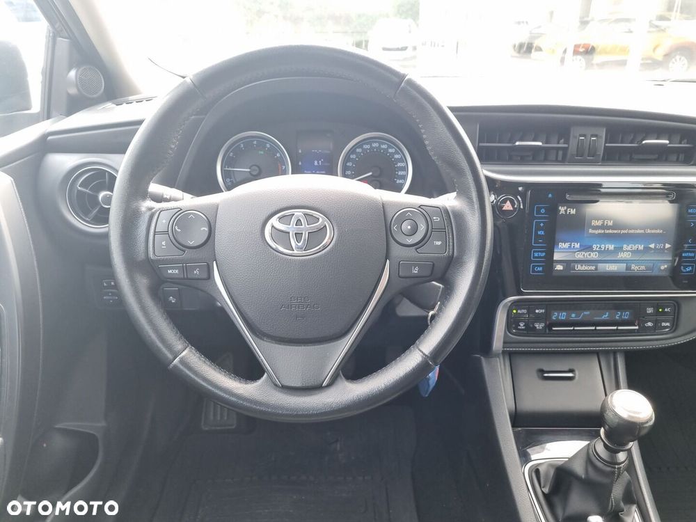 Toyota Corolla - 15