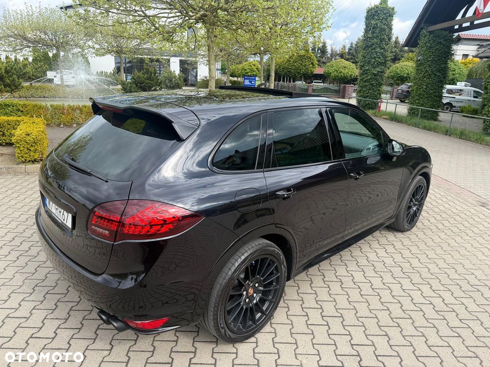Porsche Cayenne - 4