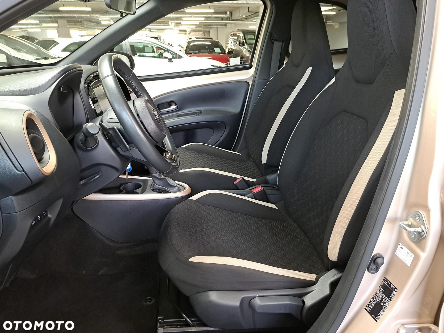 Toyota Aygo X 1.0 VVT-i Style CVT - 10