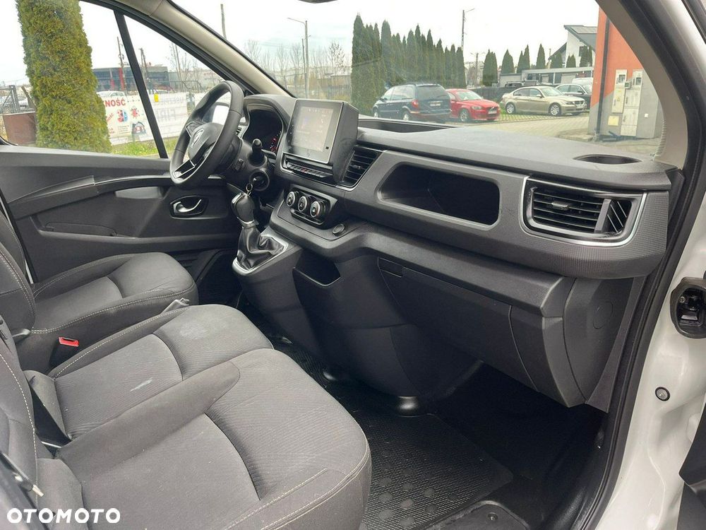 Renault Trafic - 15