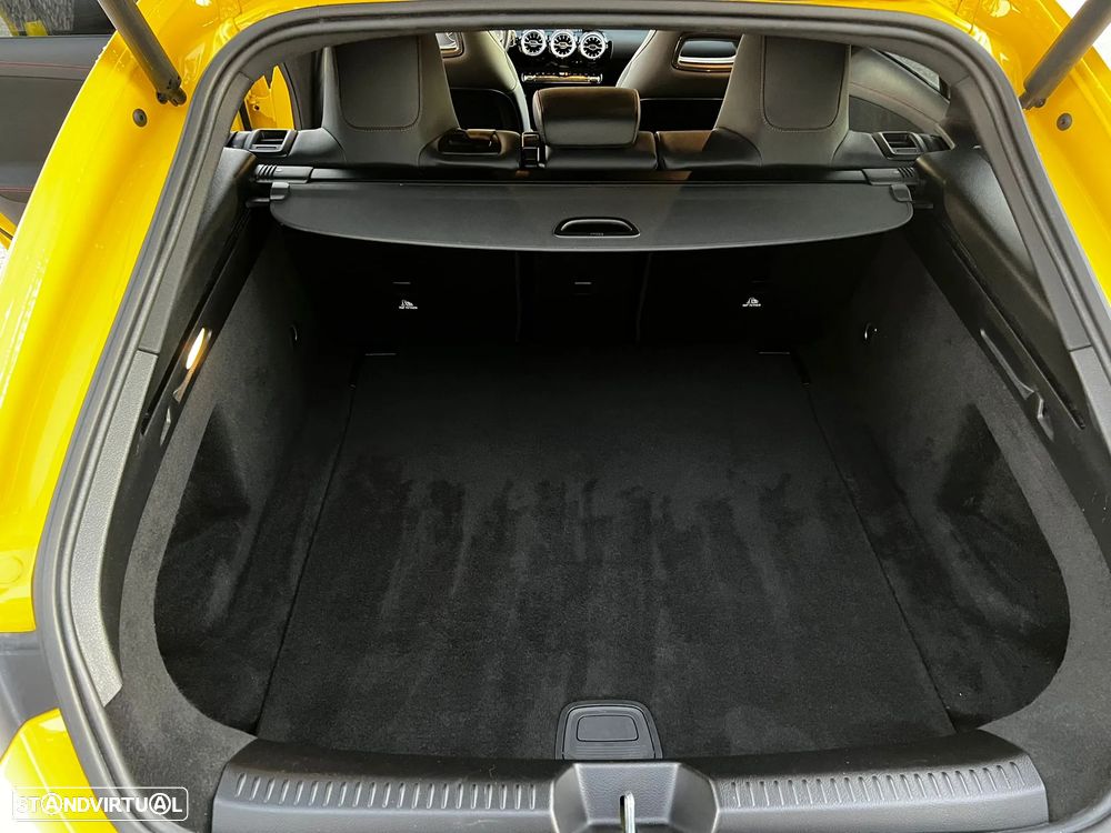 Mercedes-Benz CLA 200 d Shooting Brake AMG Line Aut. - 15