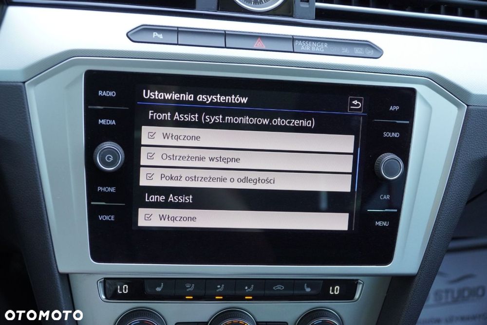 Volkswagen Passat - 16