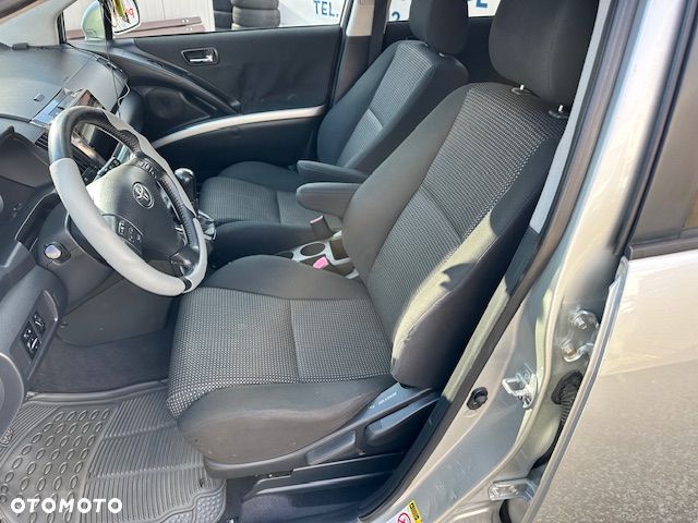 Toyota Corolla Verso 2.2 D-CAT Executive - 10