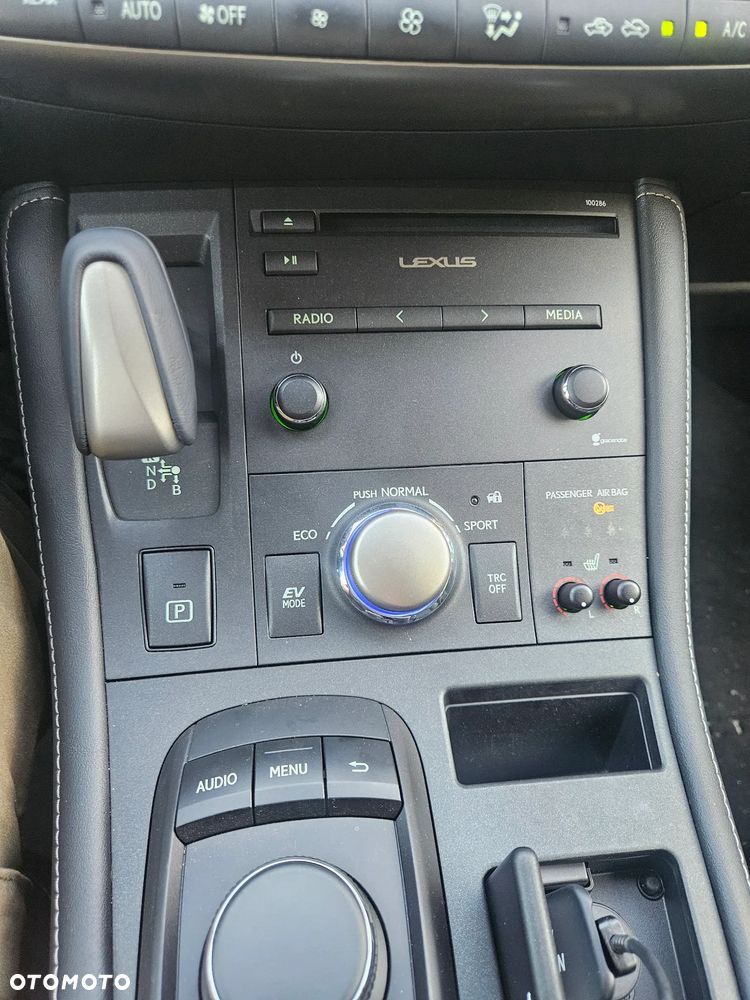 Lexus CT 200h Elegance EU6 - 34