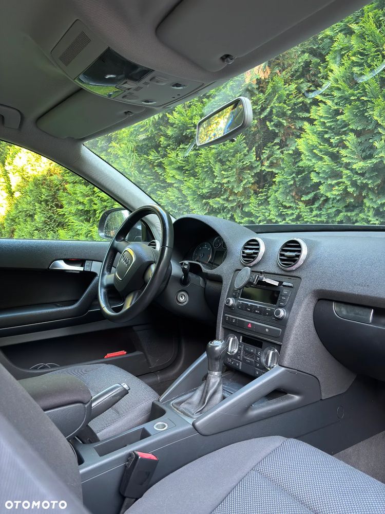 Audi A3 3-drzwiowe 1.6 TDI DPF Attraction - 10