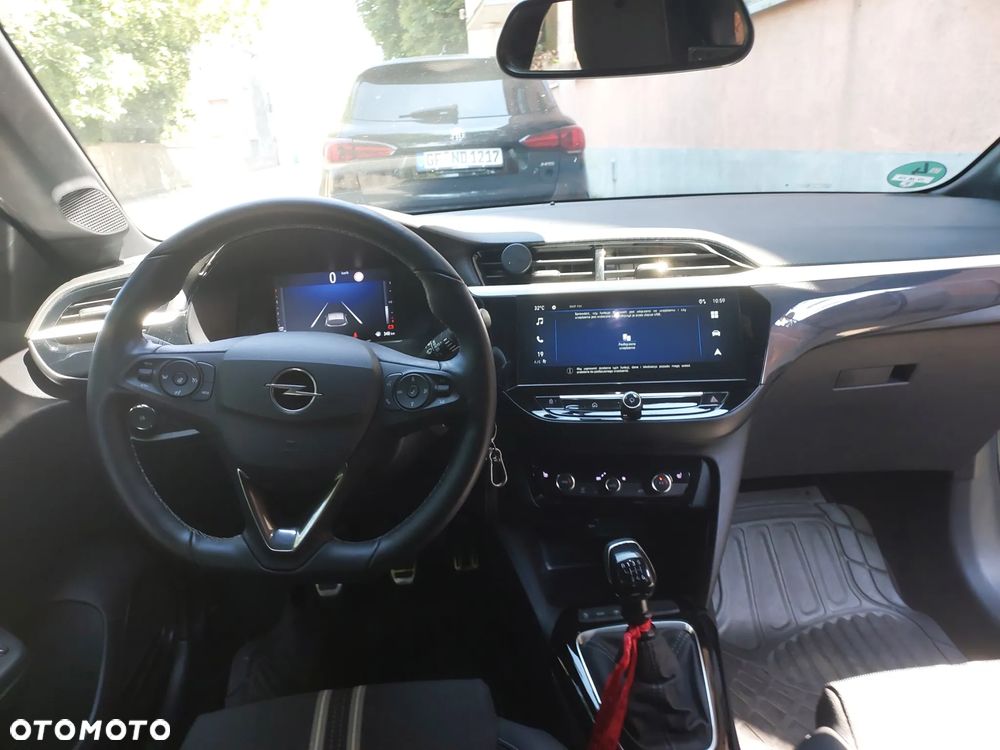 Opel Corsa 1.2 GS S&S - 11