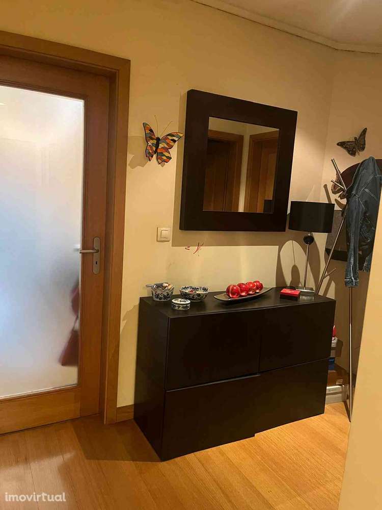 Apartamento T1 com varandas e garagem em Rio Tinto - Grande imagem: 5/13