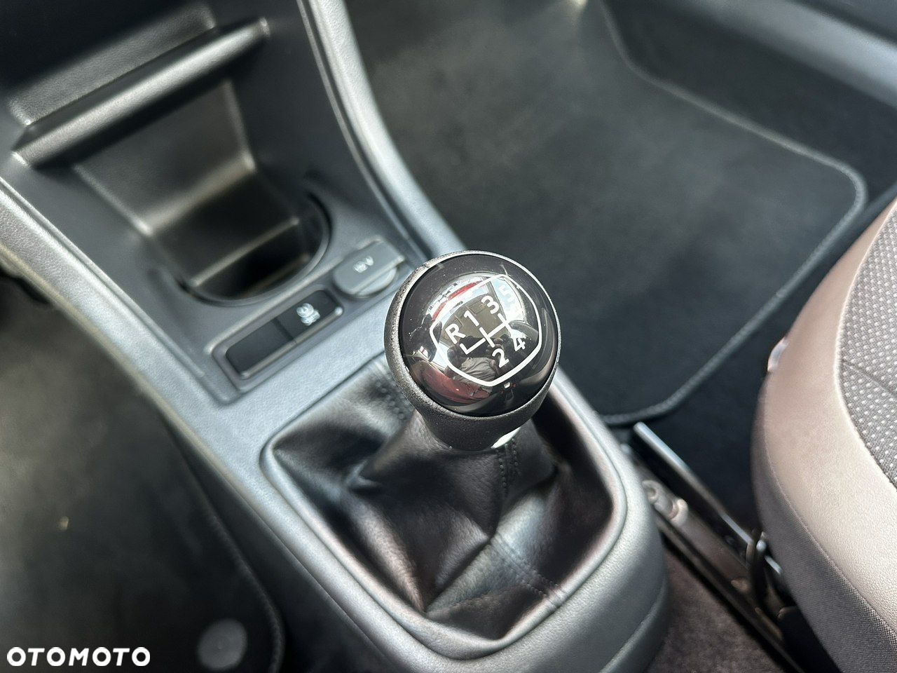Volkswagen up! TSI high - 23