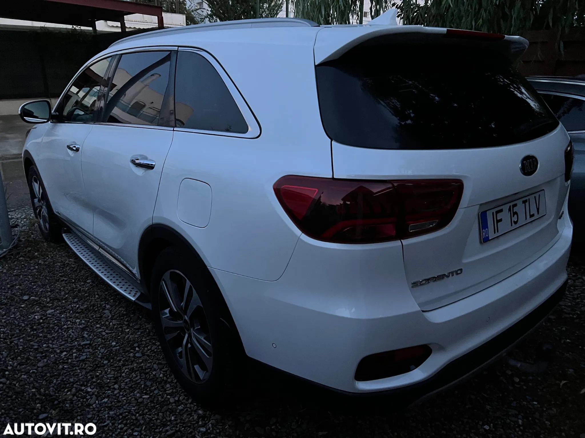 Kia Sorento 2.2 DSL 8AT 4x4 Cosmo - 6