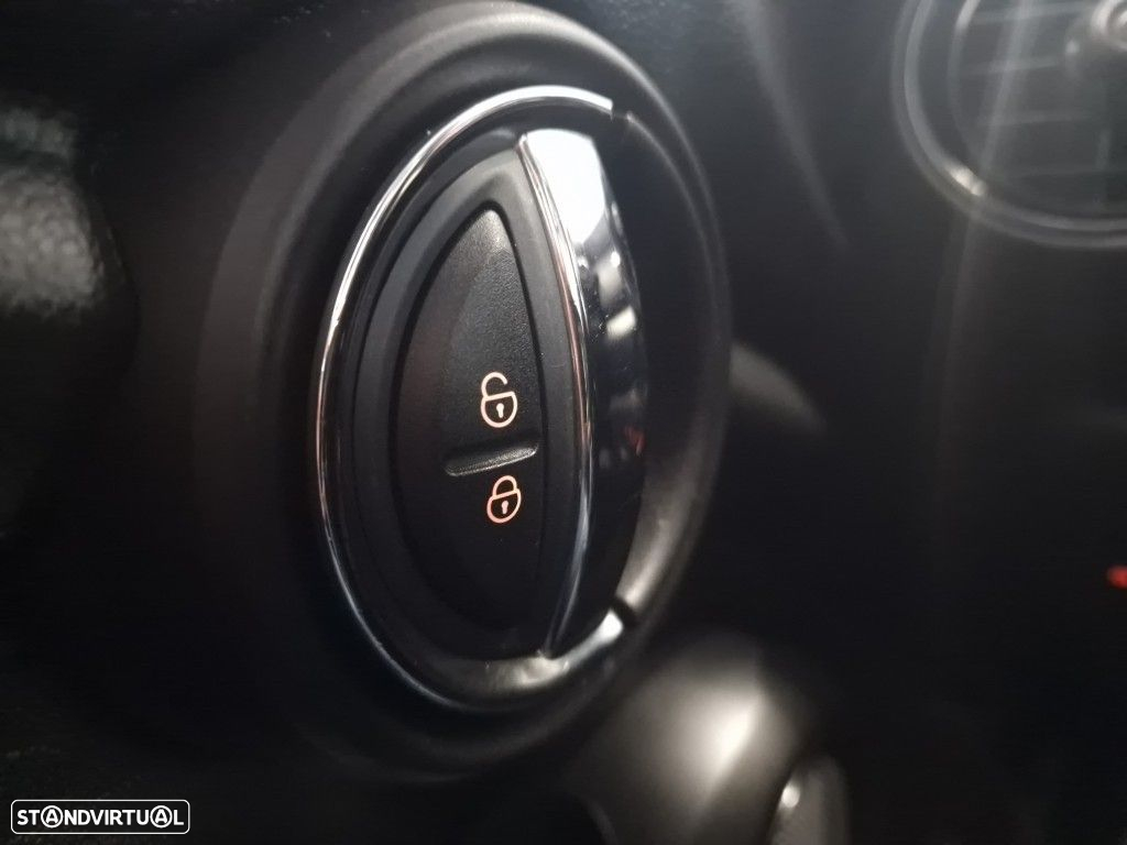 MINI 5 Portas Cooper D - 33