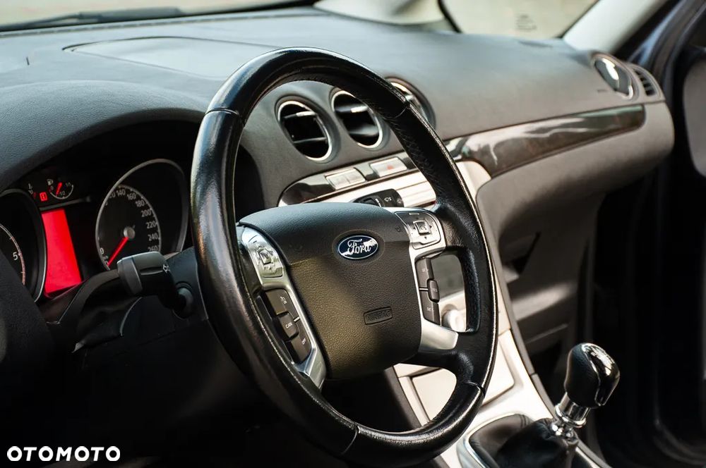 Ford Galaxy 2.0 TDCi Ghia - 36