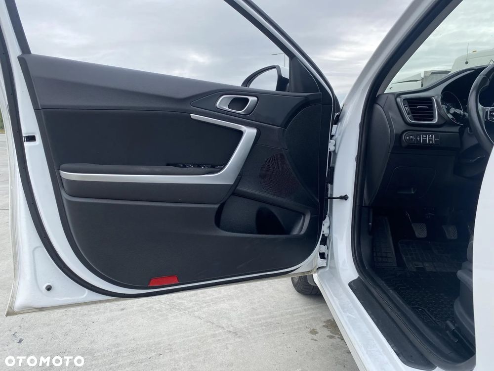 Kia Ceed 1.5 T-GDI M - 11