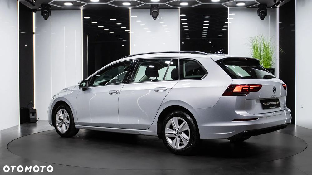 Volkswagen Golf 1.5 eTSI Life DSG - 5