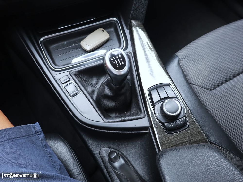 BMW 318 d Line Modern - 21