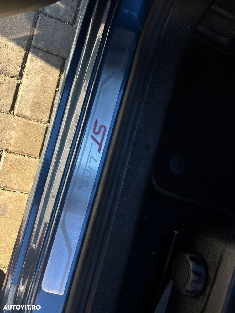 Ford Focus 1.5 EcoBlue Start-Stopp-System Aut. ST-LINE - 11