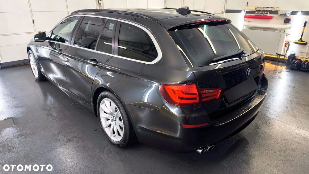 BMW Seria 5 530d xDrive Sport-Aut - 11