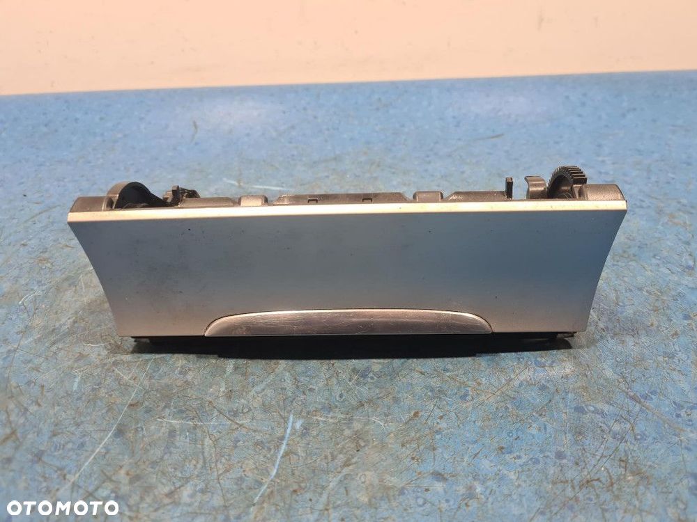 VOLKSWAGEN PASSAT B7 POPIELNICZKA 3C0863284K - 1