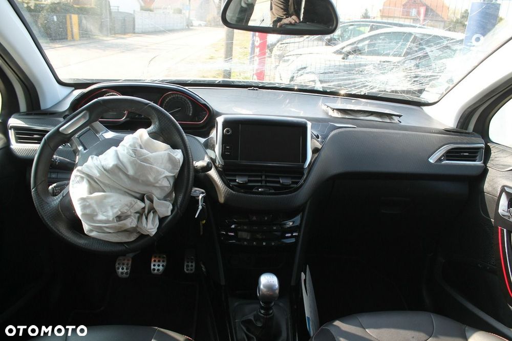 Peugeot 2008 - 11