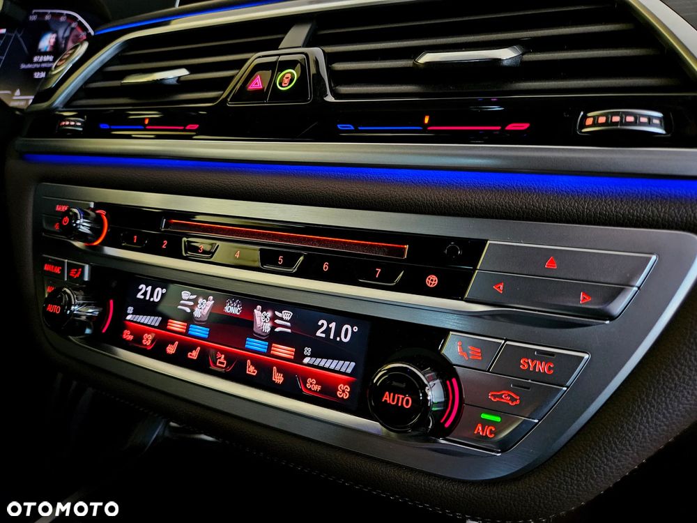 BMW Seria 7 740Ld xDrive mHEV - 26