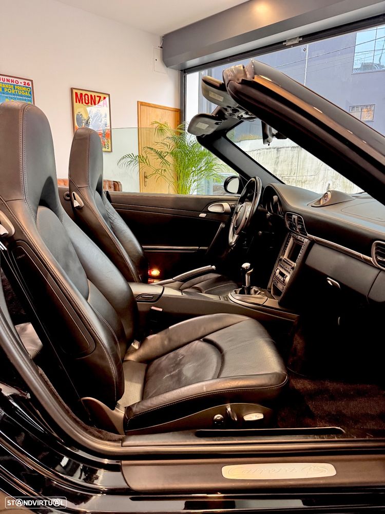 Porsche 911 (997) Carrera 4 S Cabriolet - 13