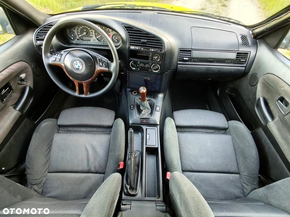 BMW Seria 3 318i - 31