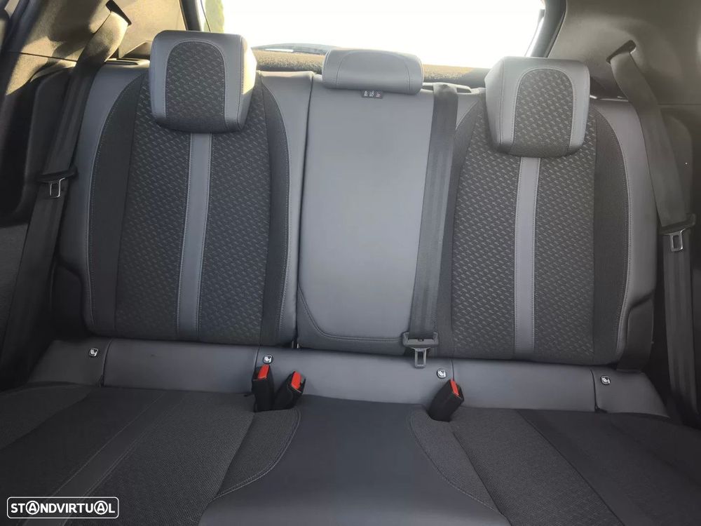 Peugeot 2008 PureTech 130 EAT8 Allure - 27