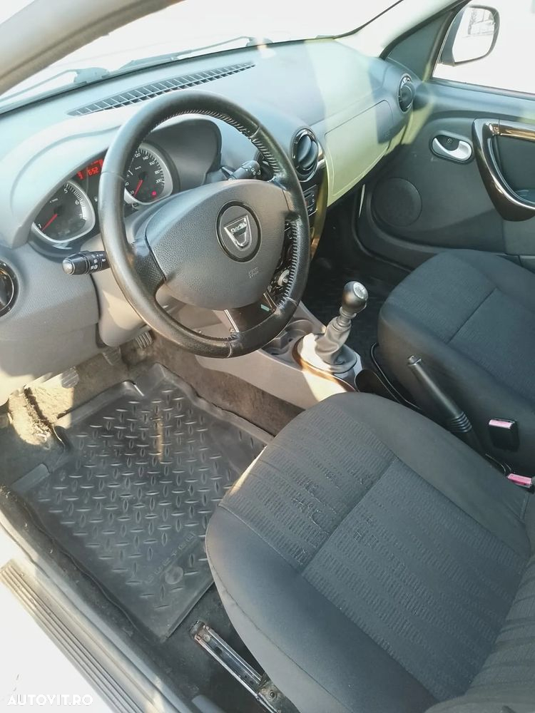 Dacia Duster 1.5 dCi 4x4 Laureate - 14