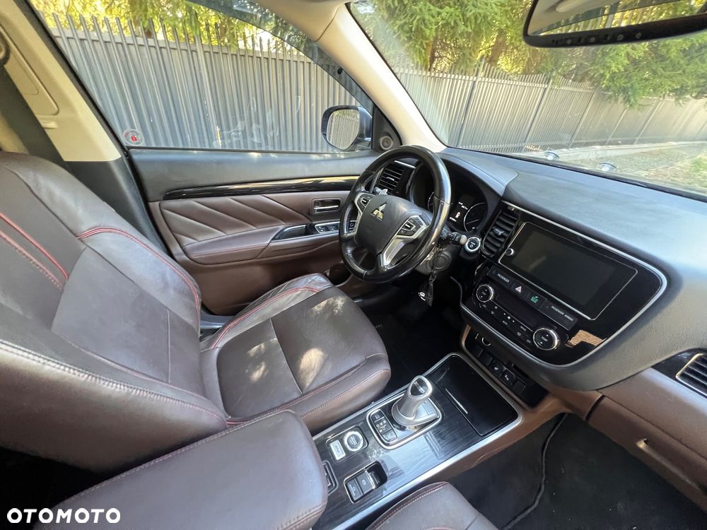 Mitsubishi Outlander 2.0 4WD Plus - 8
