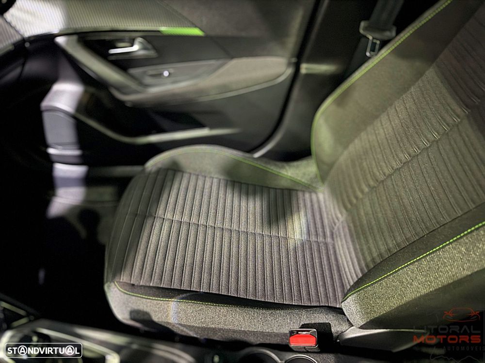 Peugeot 2008 1.2 PureTech SE Style - 20