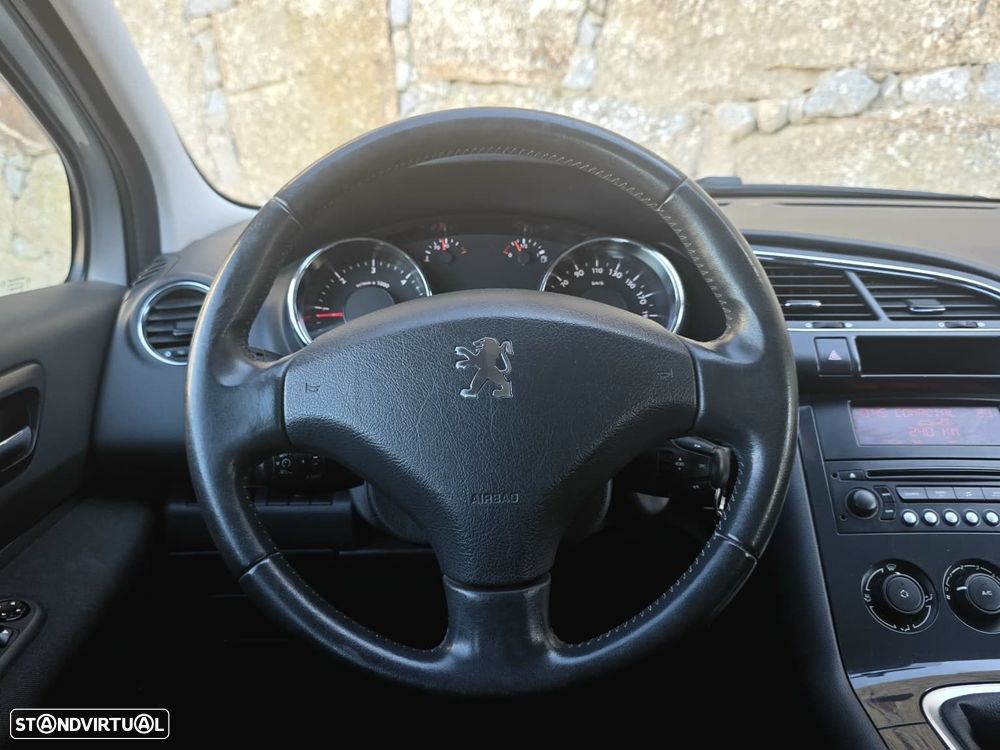 Peugeot 3008 1.6 HDi Premium JLL17 - 26