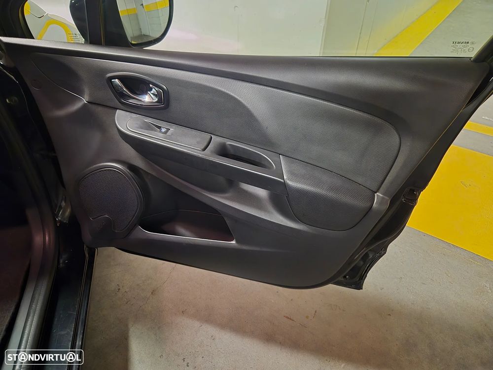 Renault Clio Sport Tourer 1.5 dCi Dynamique S - 30
